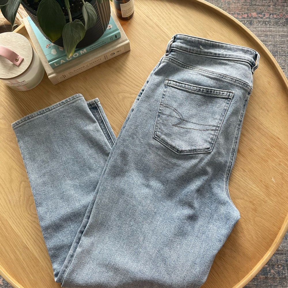 American Eagle Mom Straight Jeans